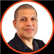 Prof de bureautique avec plus de 20 ans d'expérience spécialisée dans la remise à niveau.